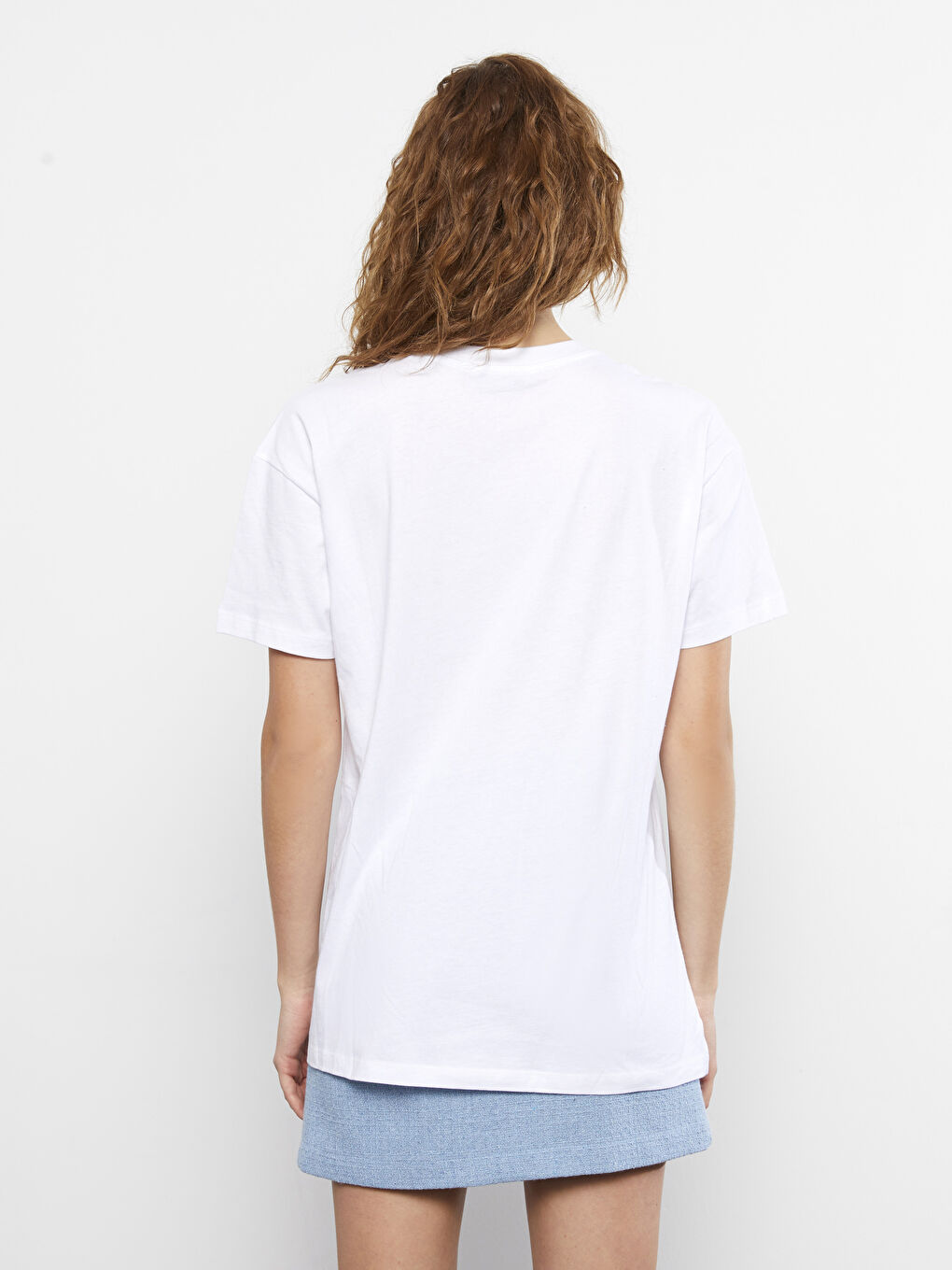 Beyaz Bisiklet Yaka Yazı Baskılı Kısa Kollu Pamuklu Kadın Tişört-5