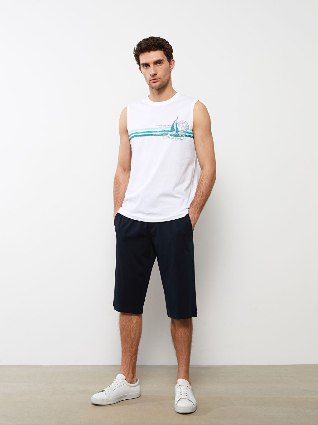 Lacivert Standart Kalıp Beli Lastikli Erkek Şort