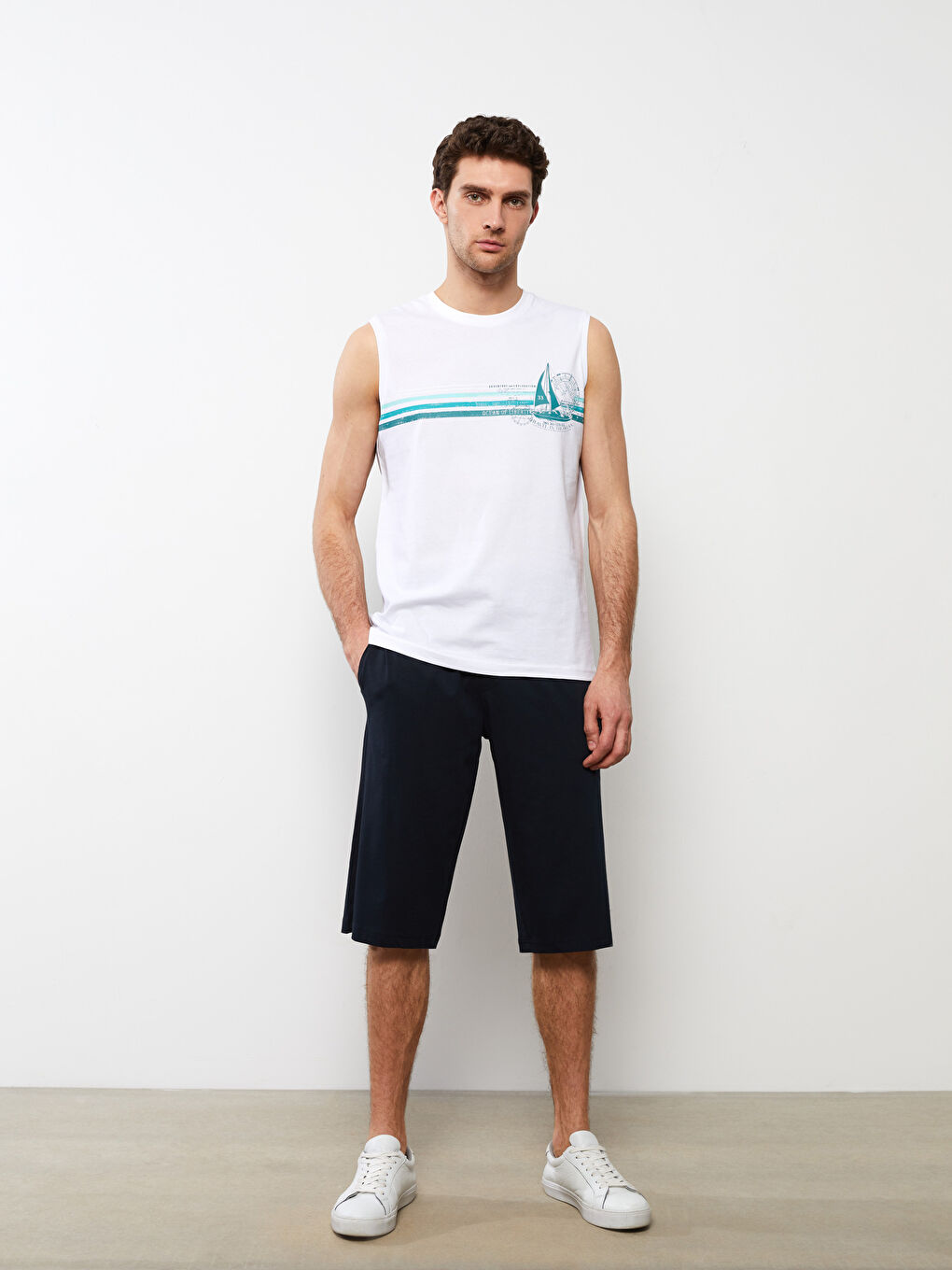 Lacivert Standart Kalıp Beli Lastikli Erkek Şort-1