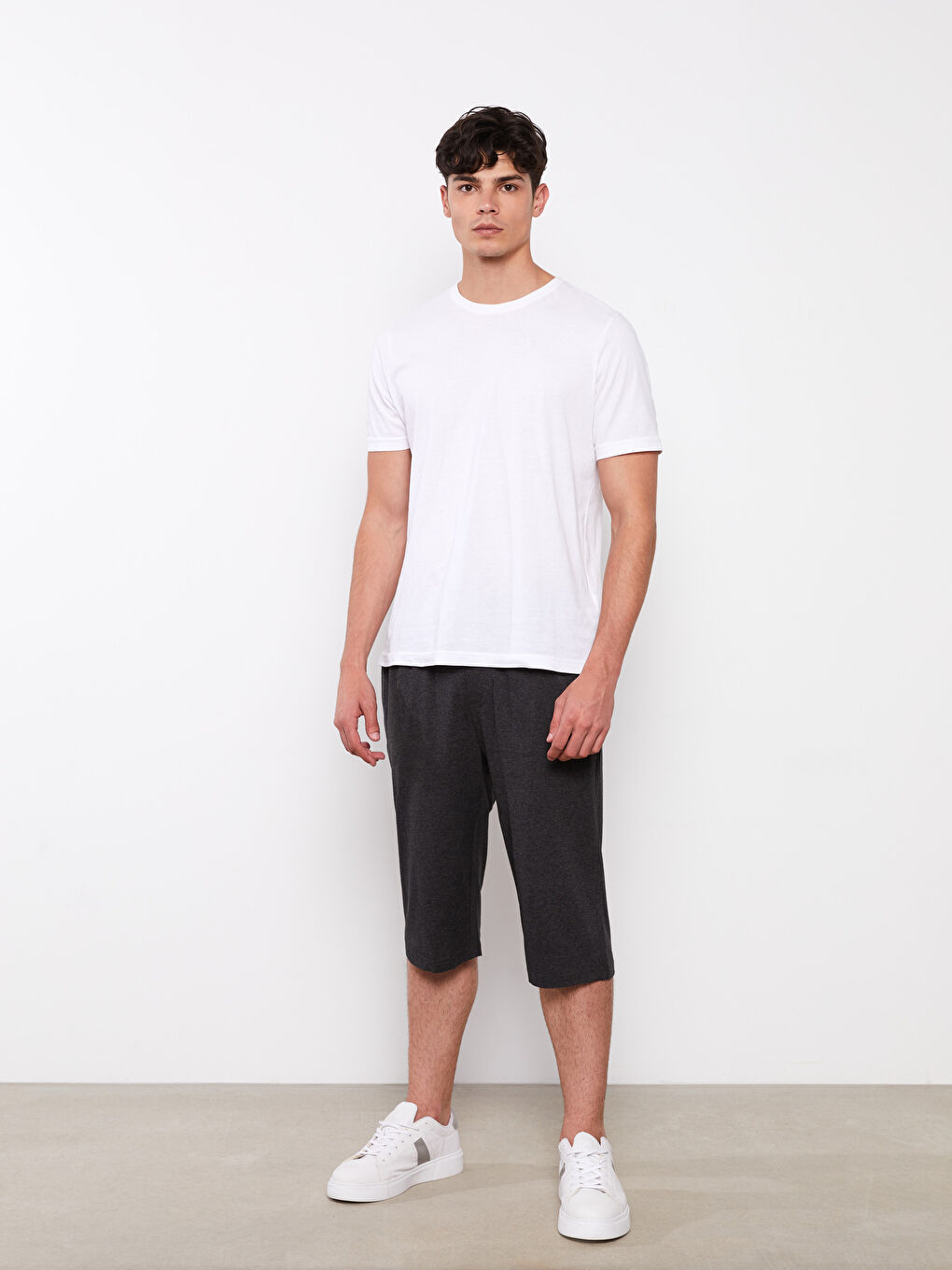 Antrasit Standart Kalıp Beli Lastikli Erkek Şort