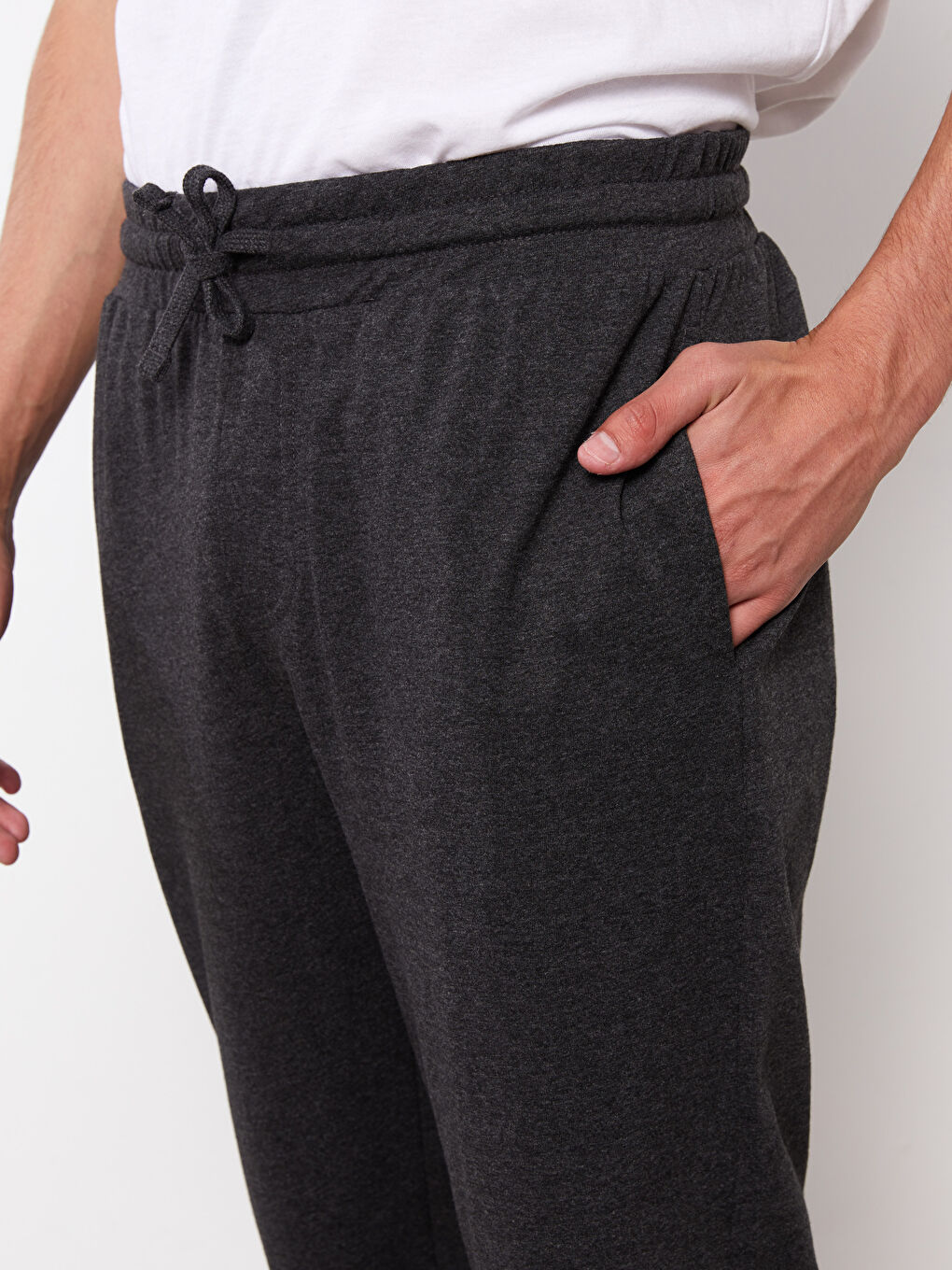 Antrasit Standart Kalıp Beli Lastikli Erkek Şort-2