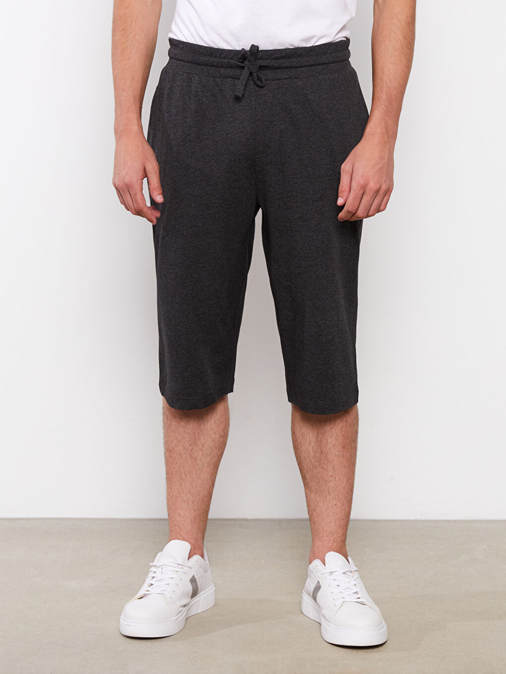 Antrasit Standart Kalıp Beli Lastikli Erkek Şort-3