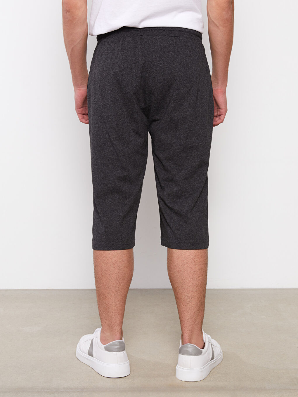 Antrasit Standart Kalıp Beli Lastikli Erkek Şort-4