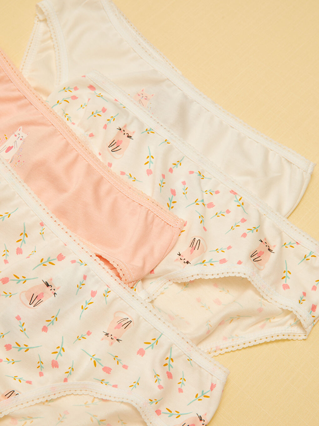 كلسون بناتي مطبوع ٤ قطع-1