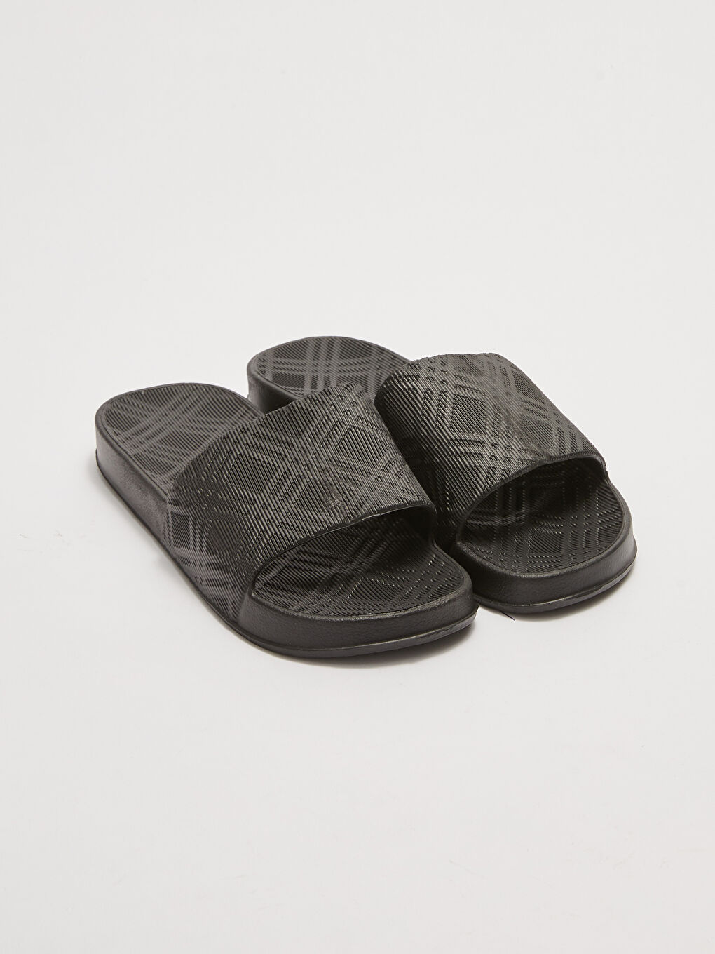 Siyah Baskılı Tek Bantlı Erkek Terlik