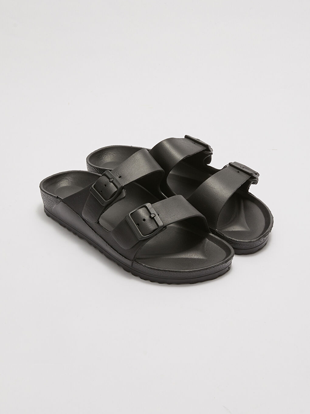 Siyah Çift Bantlı Toka Detaylı Erkek Terlik