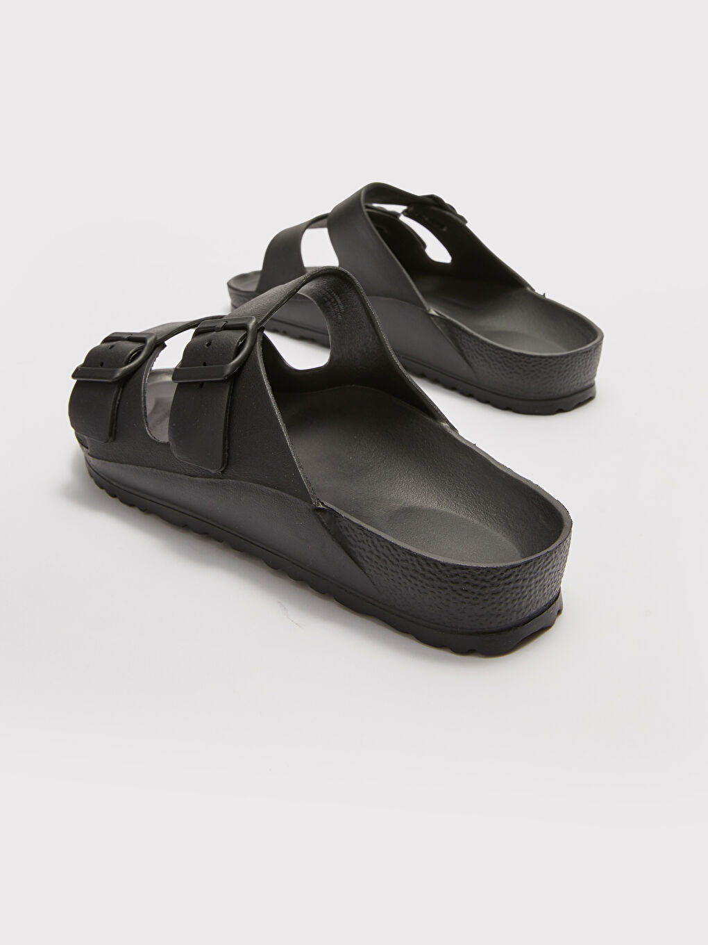 Siyah Çift Bantlı Toka Detaylı Erkek Terlik-5