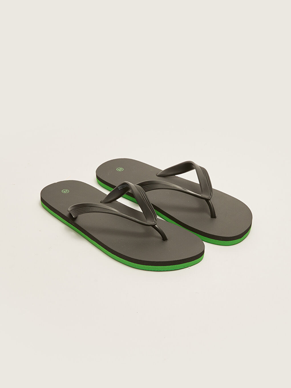 Siyah Düz Parmak Arası Erkek Plaj Terliği