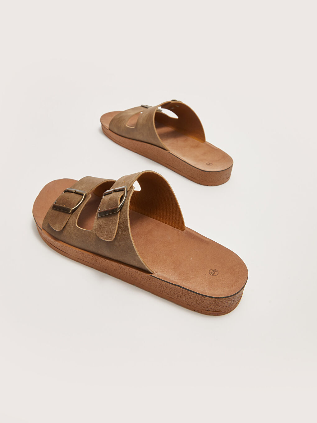 Kahverengi Çift Bantlı Toka Detaylı Erkek Terlik-4