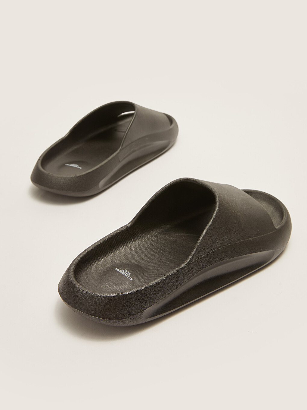 Single Strap Plain Men's Slider-4