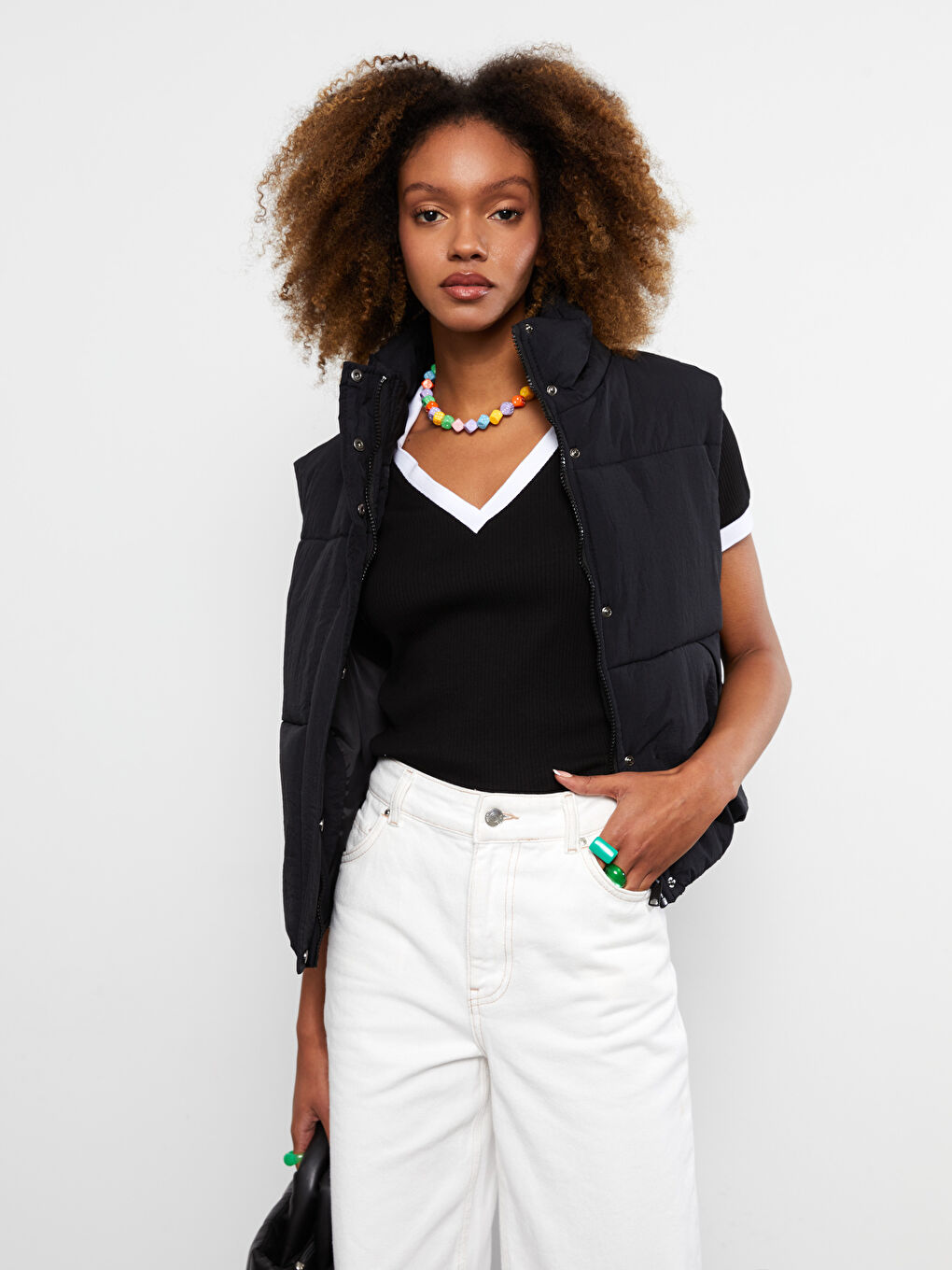 Siyah Kadın Dik Yaka Düz Şişme Yelek-1