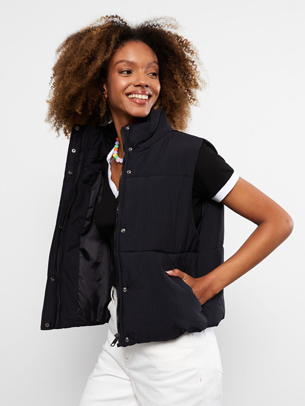 Siyah Kadın Dik Yaka Düz Şişme Yelek-2