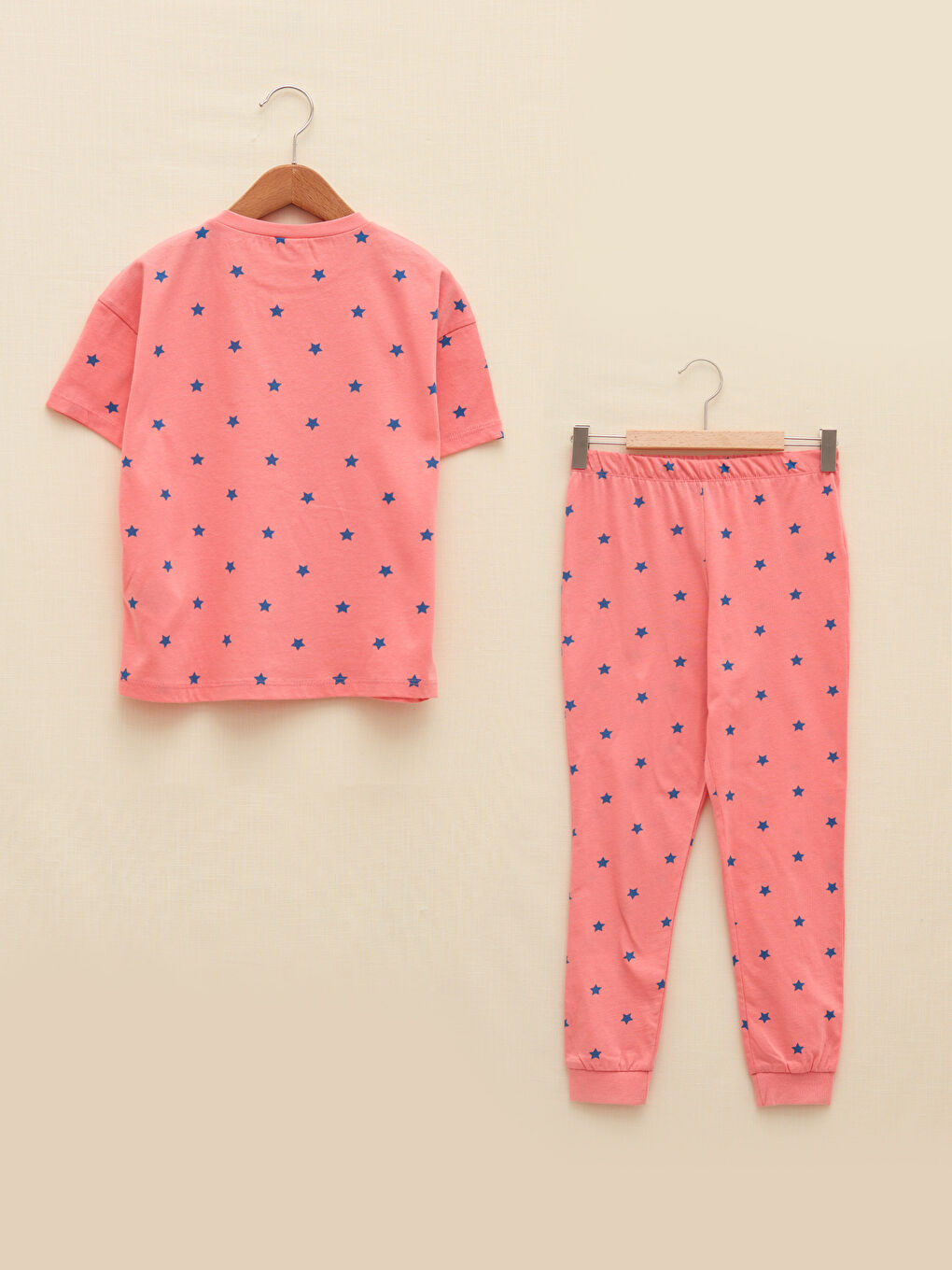 طقم بيجامة للبنات بياقة دائرية كم قصير مطبوع-1