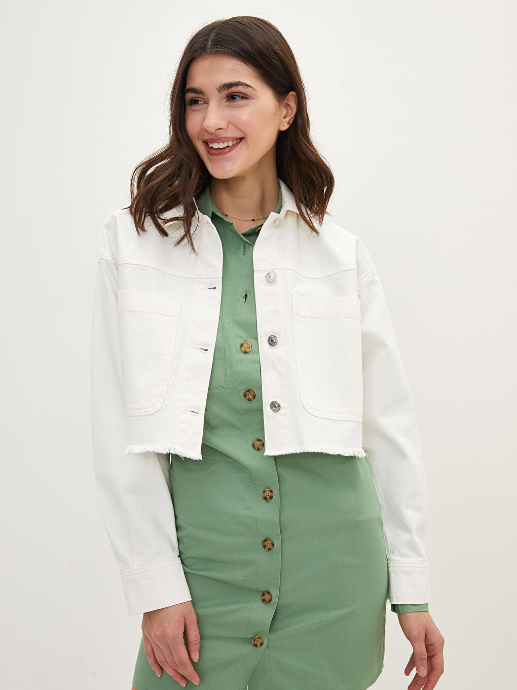 Beyaz Gömlek Yaka Düz Uzun Kollu Crop Kadın Rodeo Jean Ceket