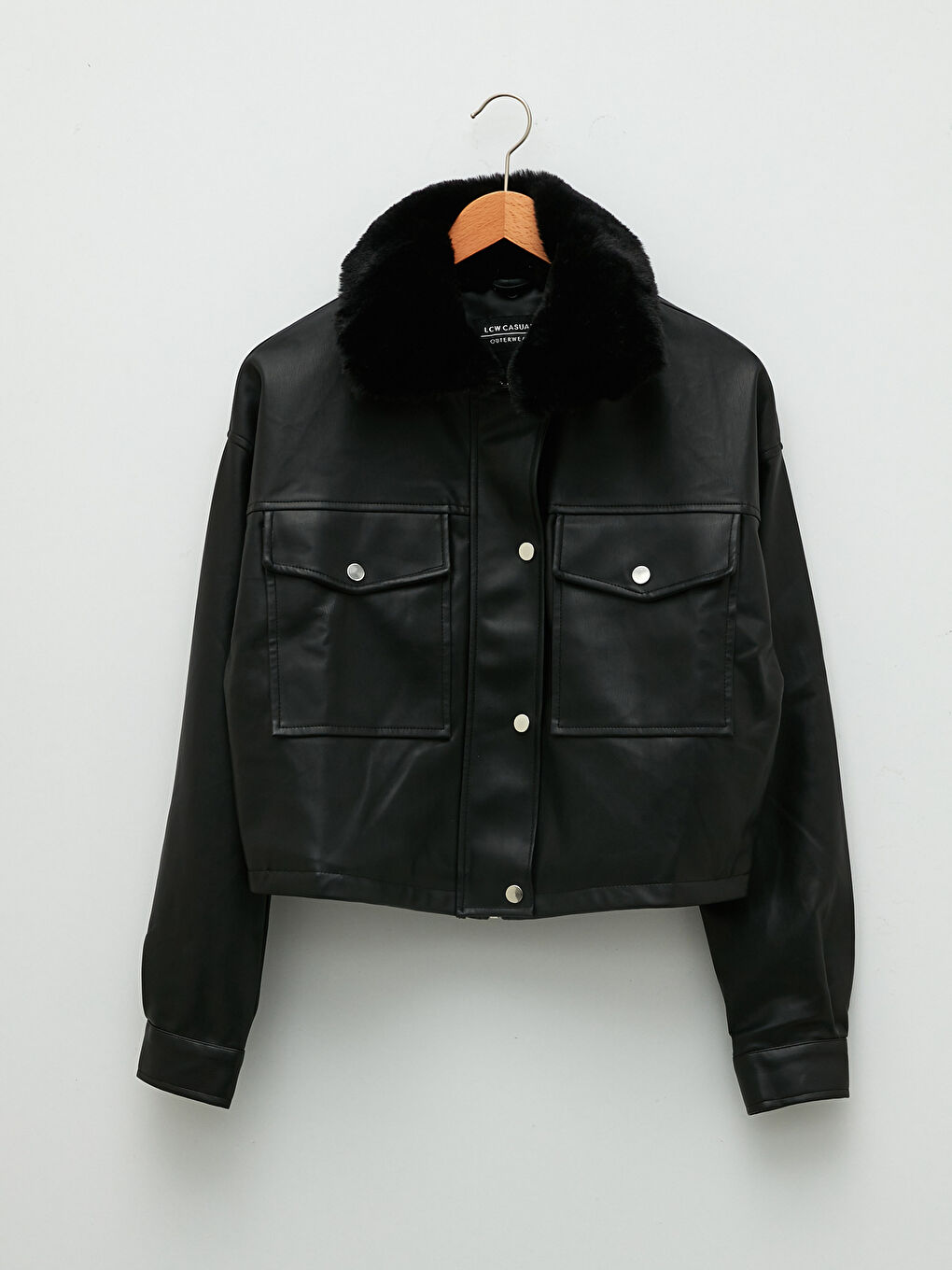 Siyah Gömlek Yaka Düz Uzun Kollu Deri Görünümlü Kadın Mont-8