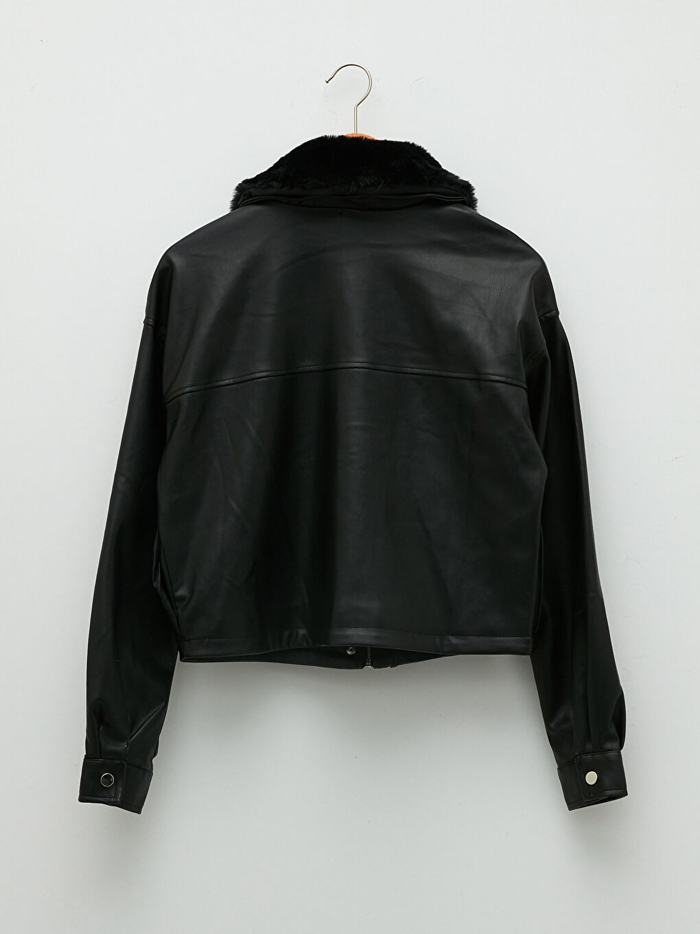 Siyah Gömlek Yaka Düz Uzun Kollu Deri Görünümlü Kadın Mont-9