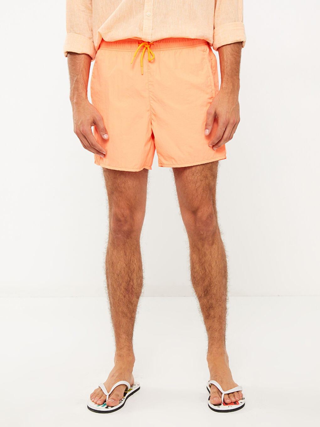 LCW SWIMWEAR Neon Turuncu Kısa Boy Basic Erkek Deniz Şortu - 2