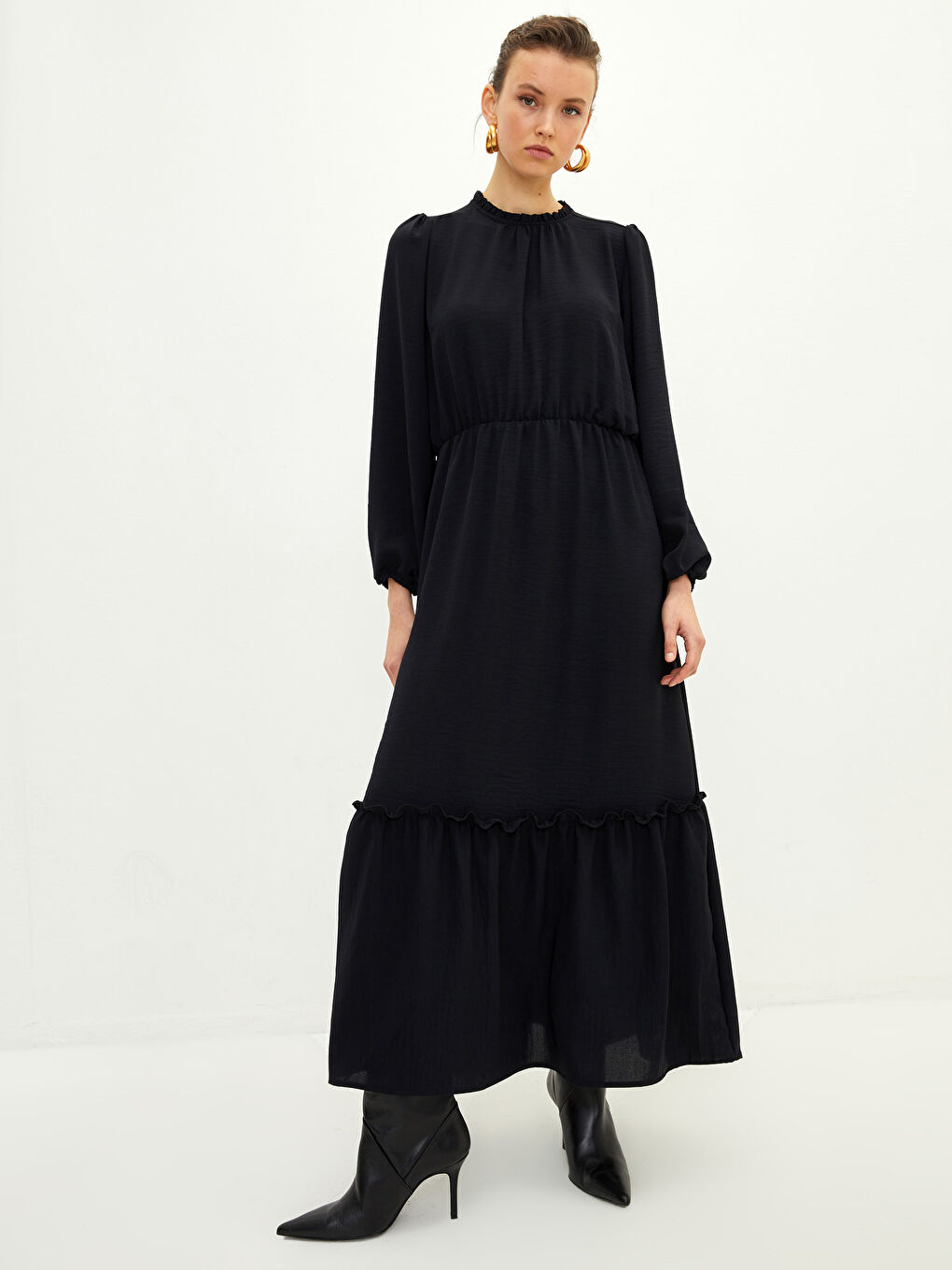 Siyah Fırfırlı Dik Yaka Düz Uzun Kollu Kadın Elbise-1