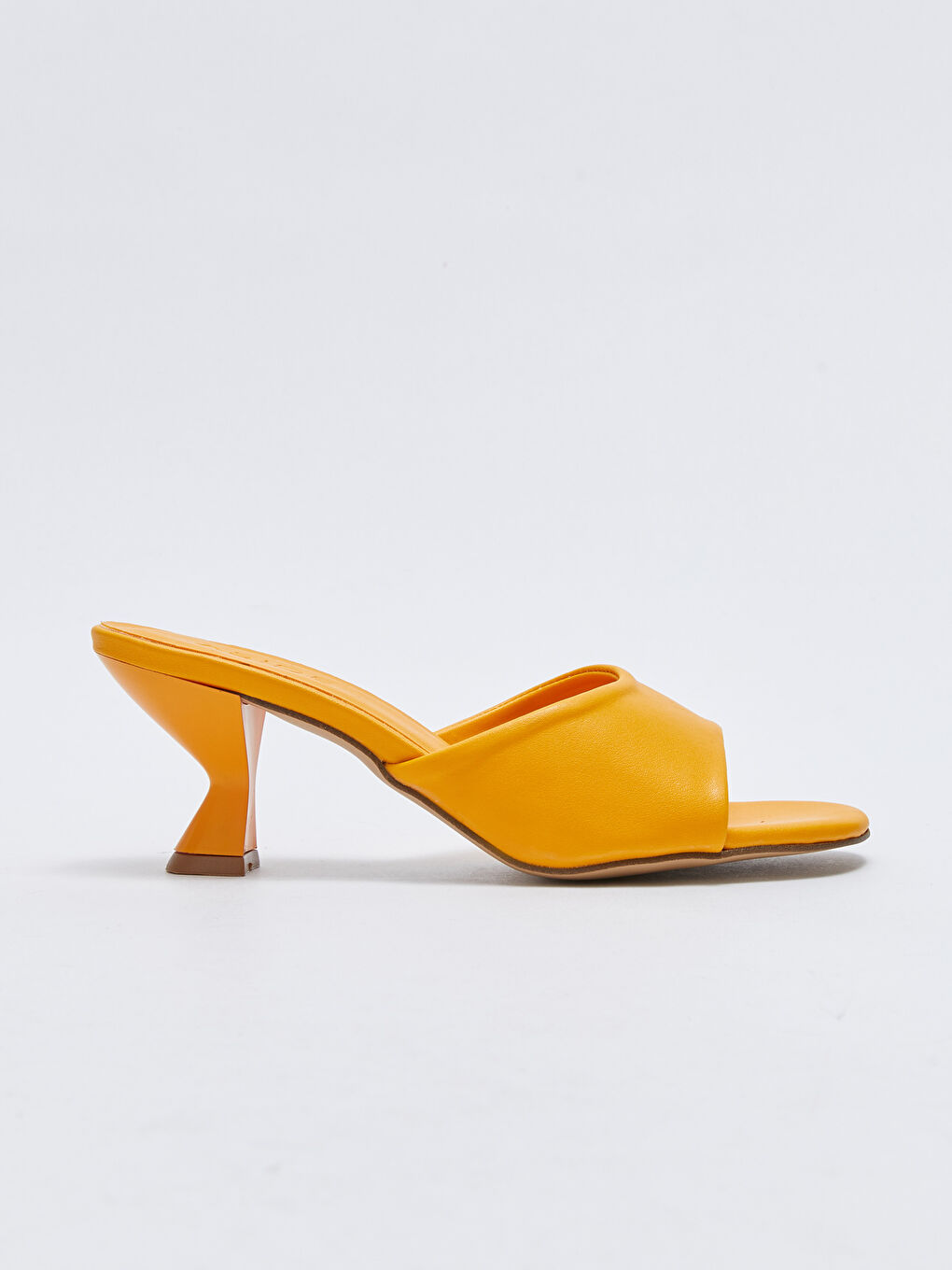 Turuncu Deri Görünümlü Tek Bantlı Topuklu Kadın Terlik-1