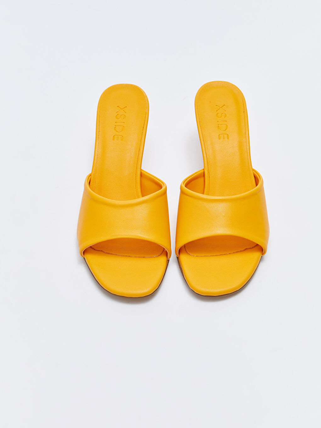 Turuncu Deri Görünümlü Tek Bantlı Topuklu Kadın Terlik-2