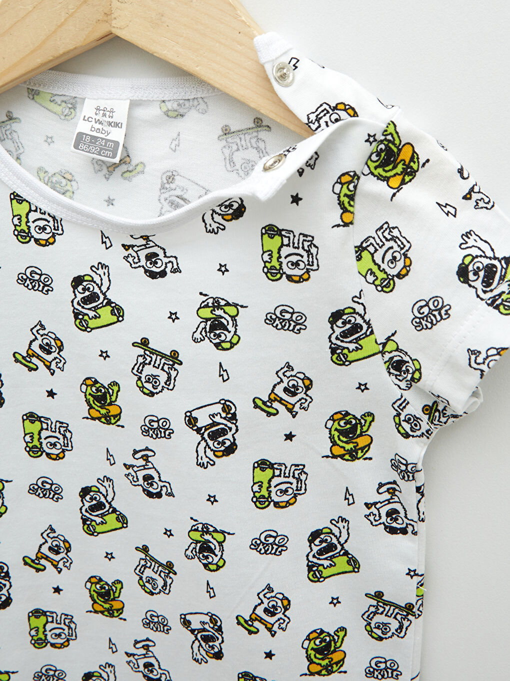 Beyaz Bisiklet Yaka Kısa Kol Baskılı Pamuklu Erkek Bebek Tulum-3