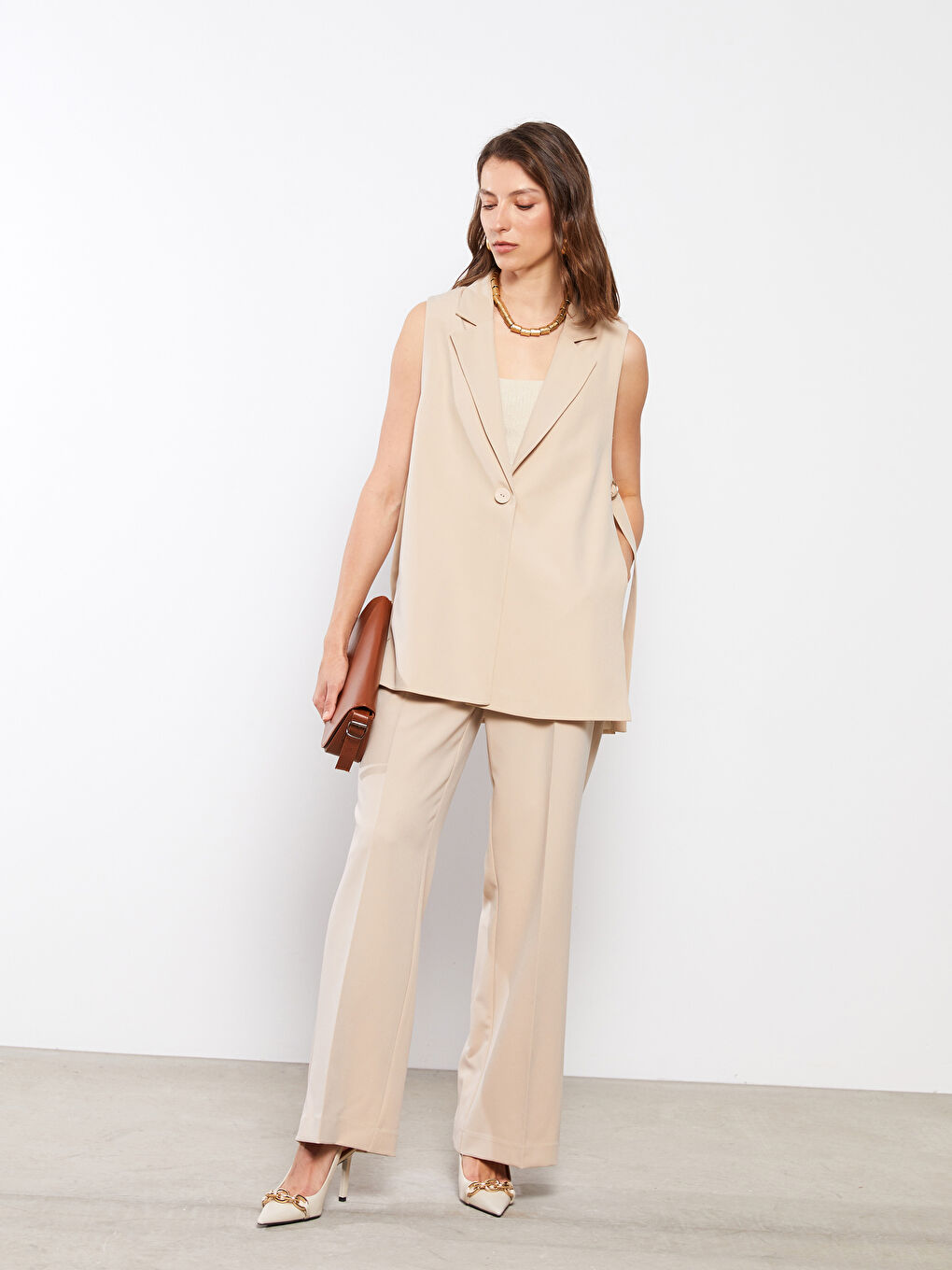 Bej Ceket Yaka Düz Krep Kumaş Kadın Yelek-2