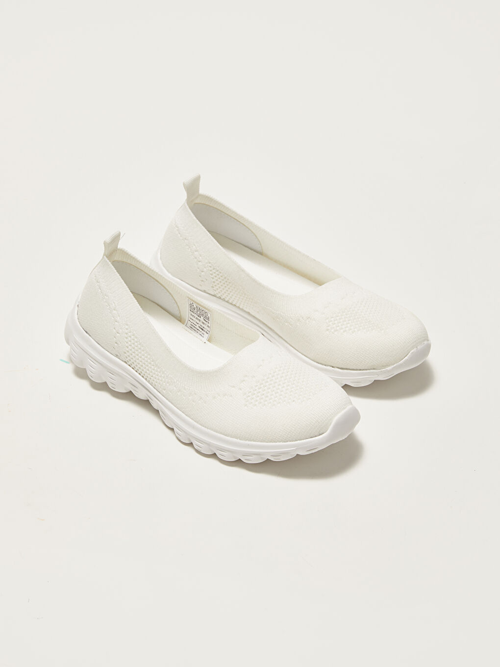 Beyaz Kalın Tabanlı File Detaylı Kadın Spor Ayakkabı-1