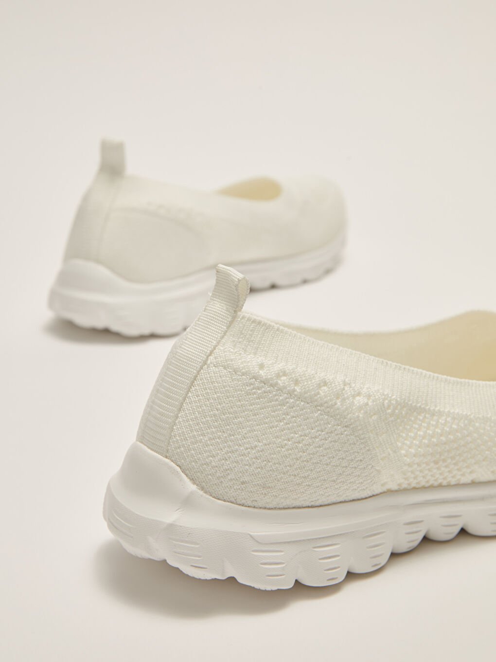 Beyaz Kalın Tabanlı File Detaylı Kadın Spor Ayakkabı-8