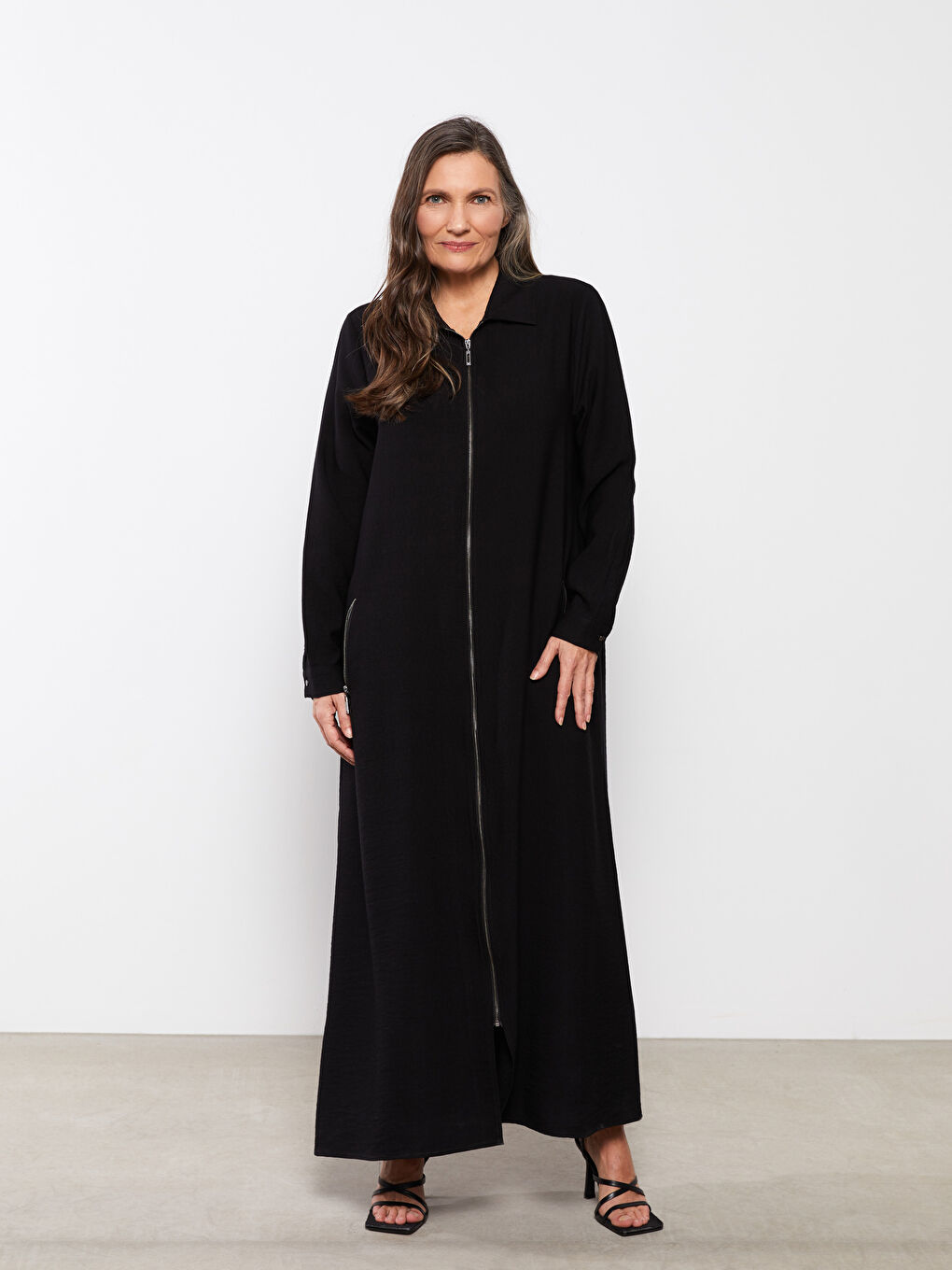 عەبایەی یەخەی کراس بۆ ژنان