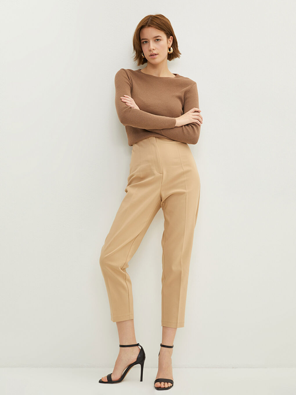 بنطلون سادة عالي الخصر بقصة عادية للسيدات