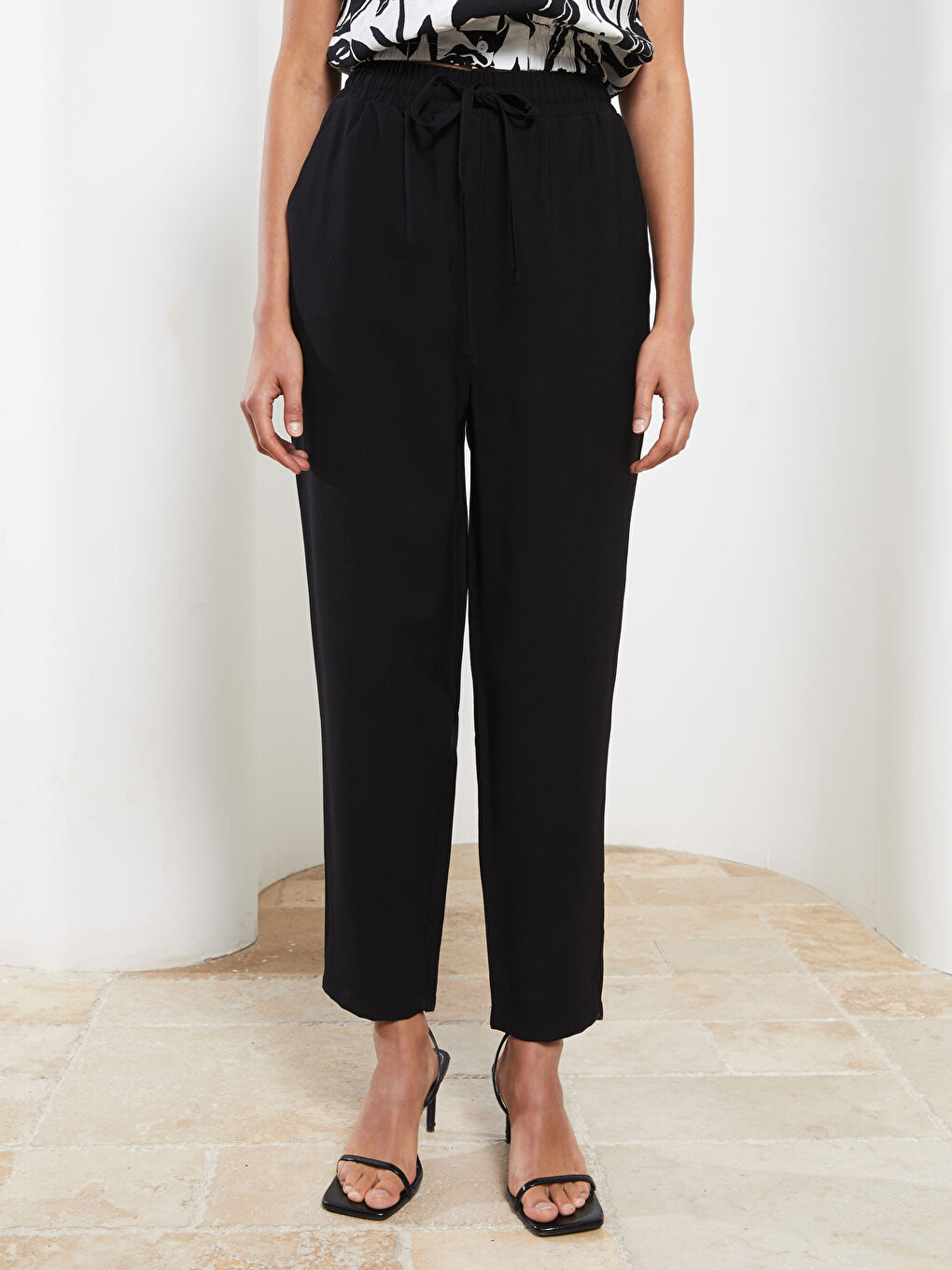 Pantaloni Dama Croiala Dreapta Cu Buzunare Si Talie Elastica Confortabili Cu Detalii-2