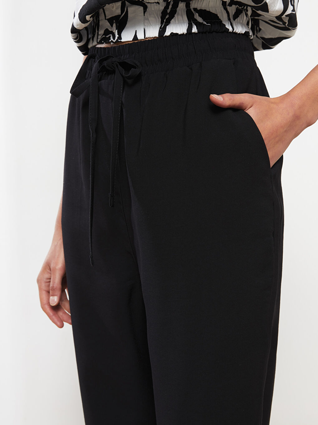 Pantaloni Dama Croiala Dreapta Cu Buzunare Si Talie Elastica Confortabili Cu Detalii-3