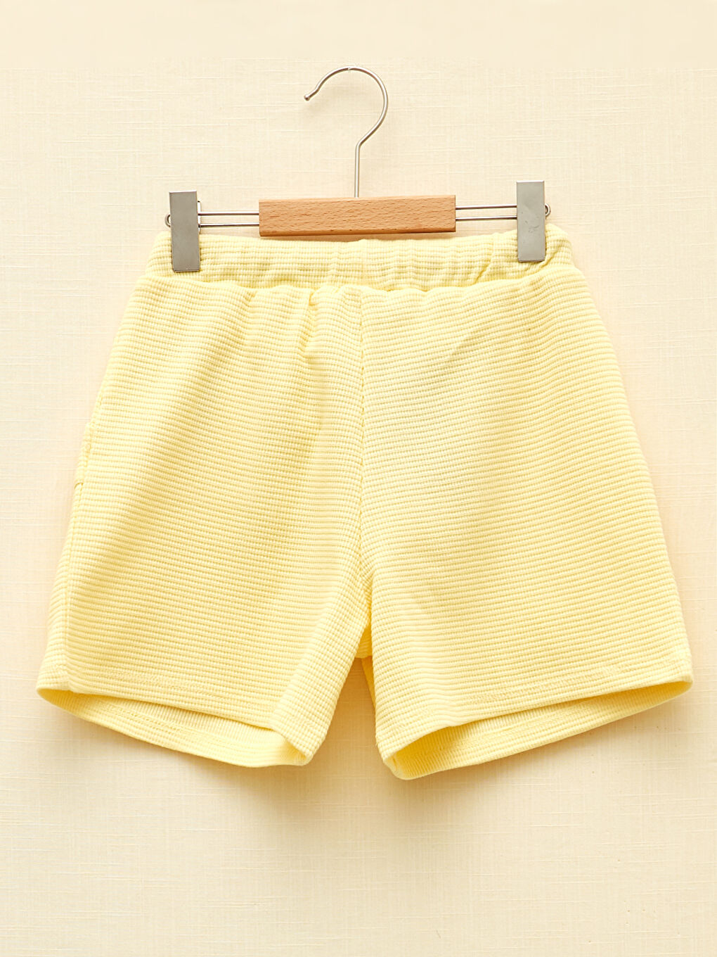 LCW Kids Sari Beli Lastikli Basic Kız Çocuk Şort - 1