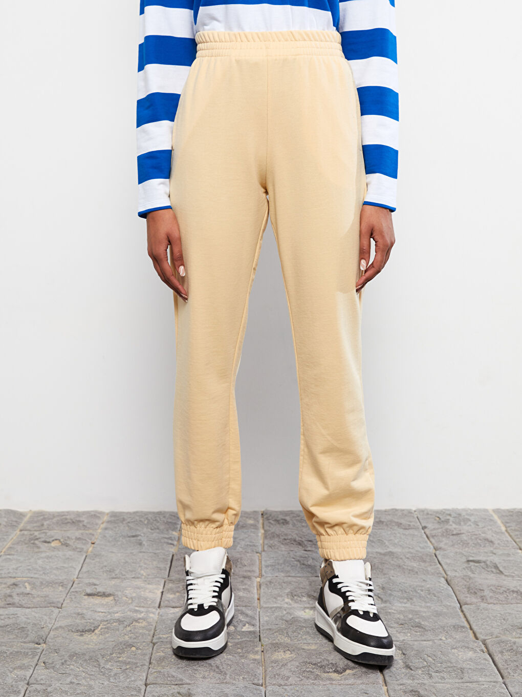LCW Vision Elastic Waist Regular Pocket Detailed Women's Jogger Sweatpants -S2DY39Z8-G4Z