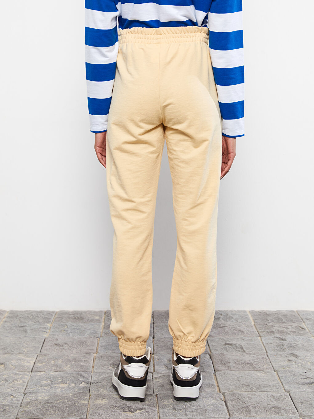 LCW Vision Elastic Waist Regular Pocket Detailed Women's Jogger Sweatpants -S2DY39Z8-G4Z