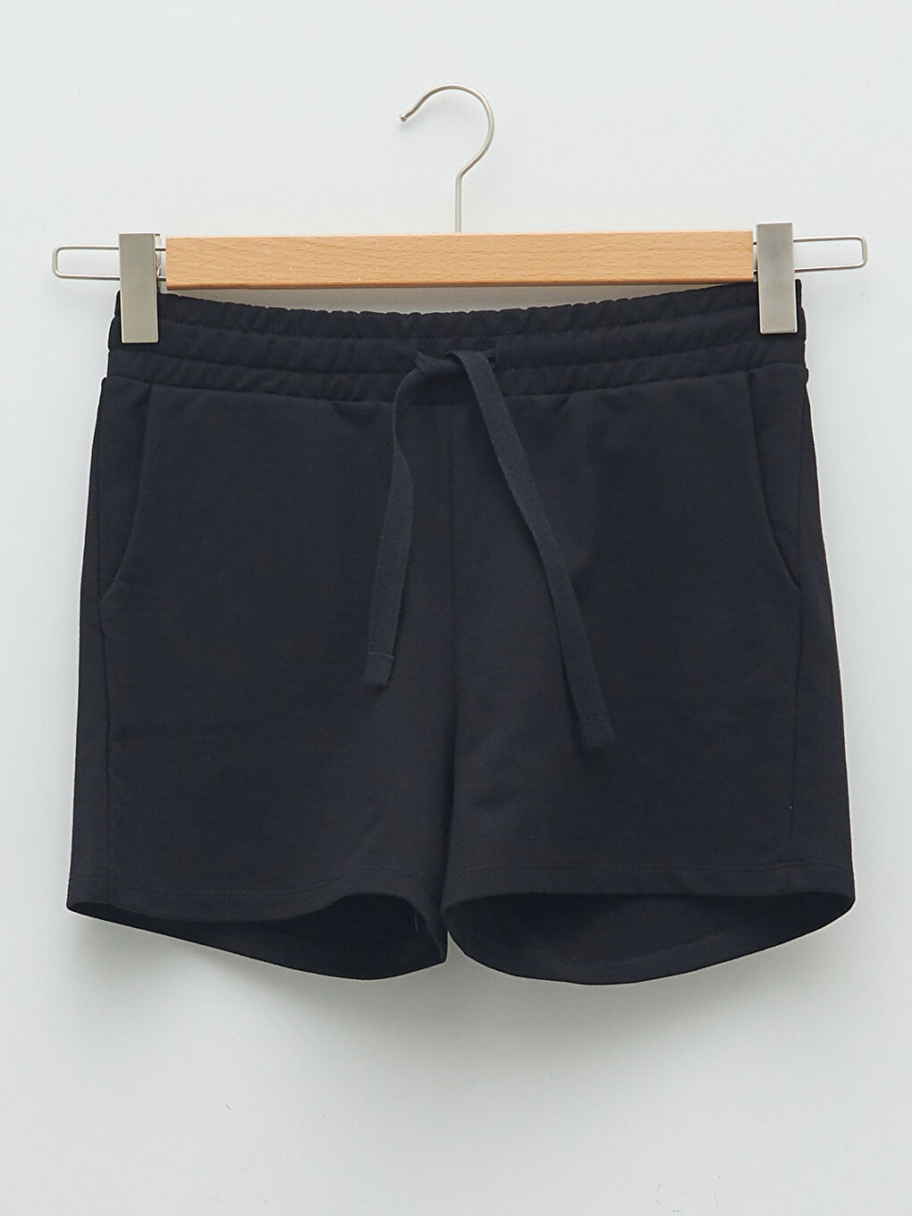 Siyah Beli Lastikli Düz Cep Detaylı Kadın Şort-5