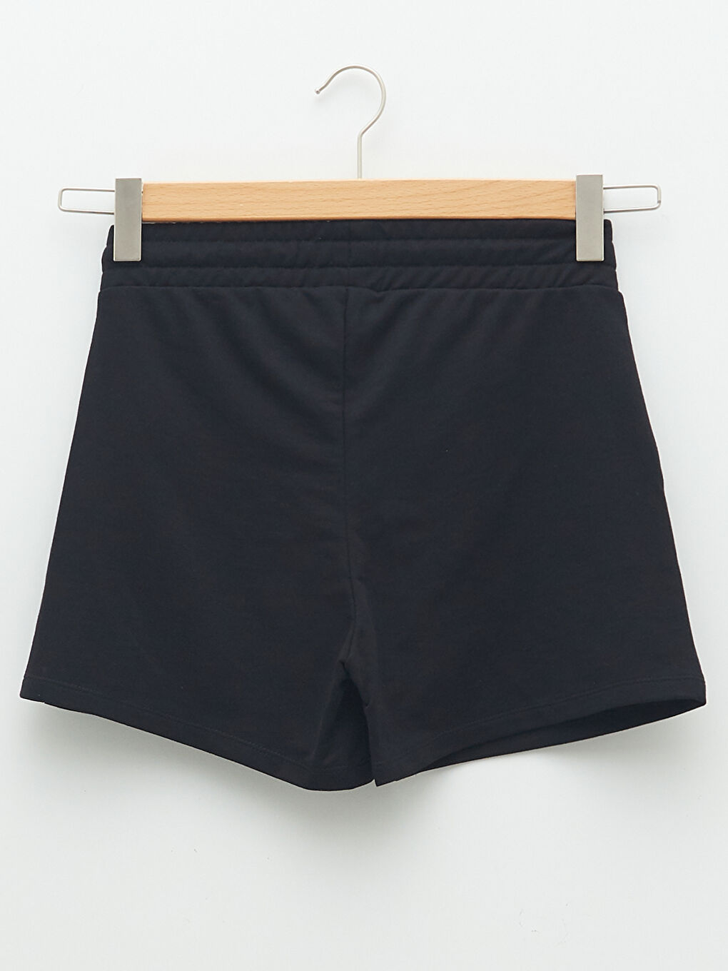 Siyah Beli Lastikli Düz Cep Detaylı Kadın Şort-6