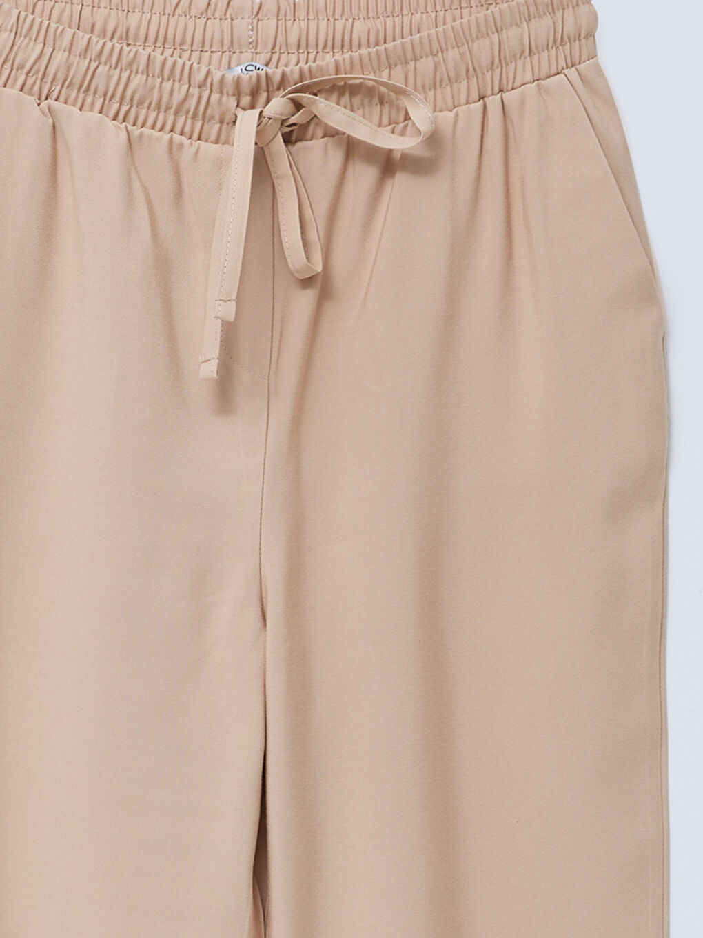 Bej Beli Lastikli Düz Rahat Kalıp Cep Detaylı Kadın Pantolon-7