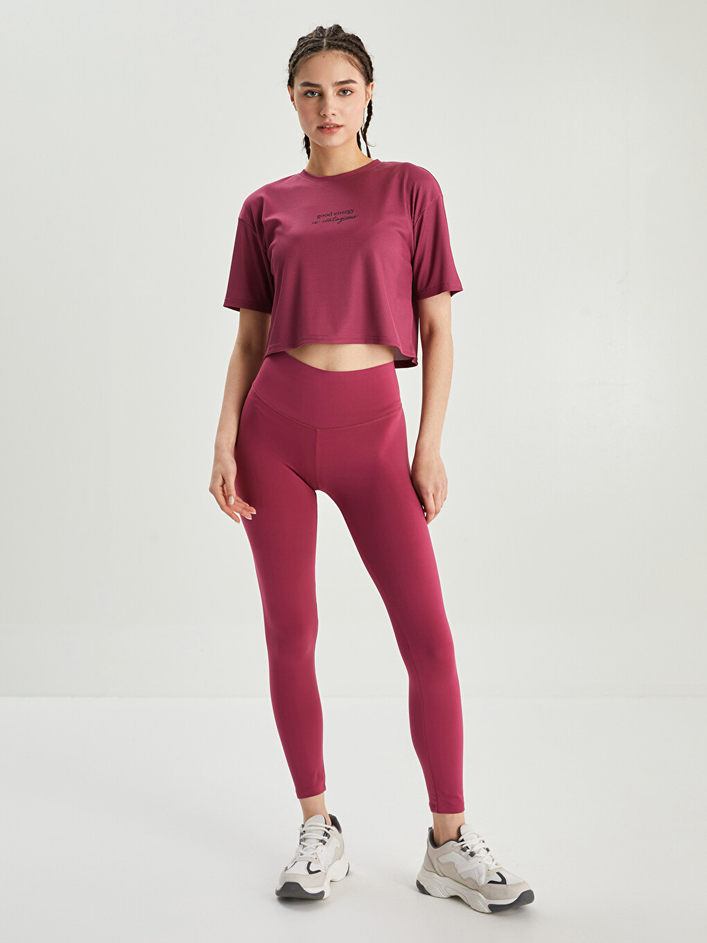 Crew Neck Printed Crop Women's Sports T-shirt-3