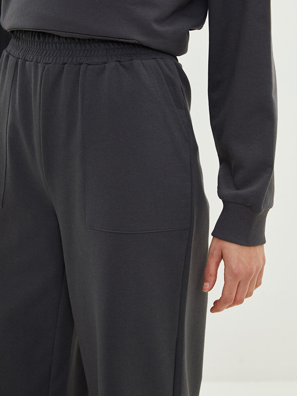 Elastic Waist Straight Pocket Detailed Wide Leg Women's Sweatpants-3