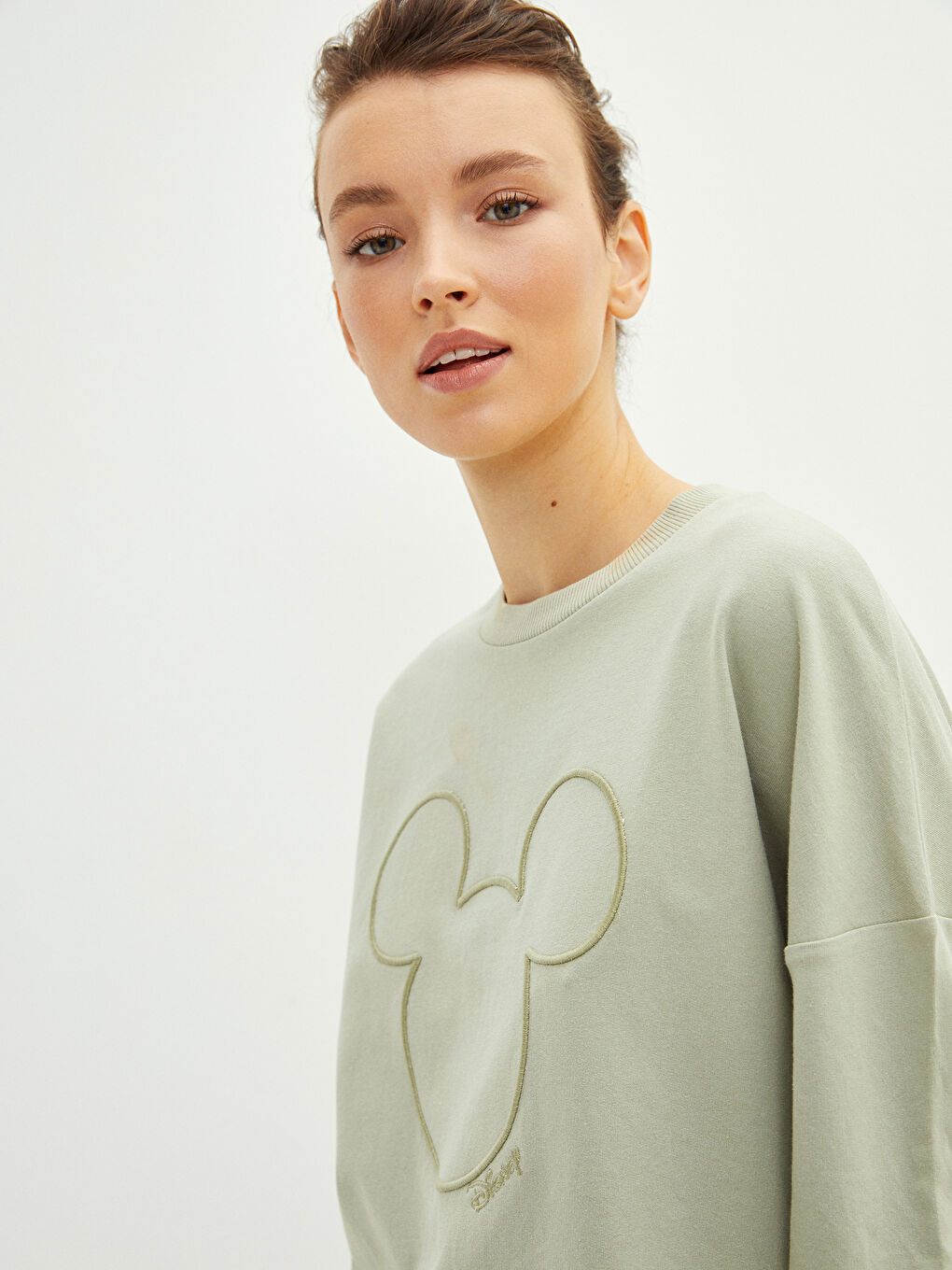 Yeşil Bisiklet Yaka Mickey Mouse Baskılı Kadın Sweatshirt Tunik-1