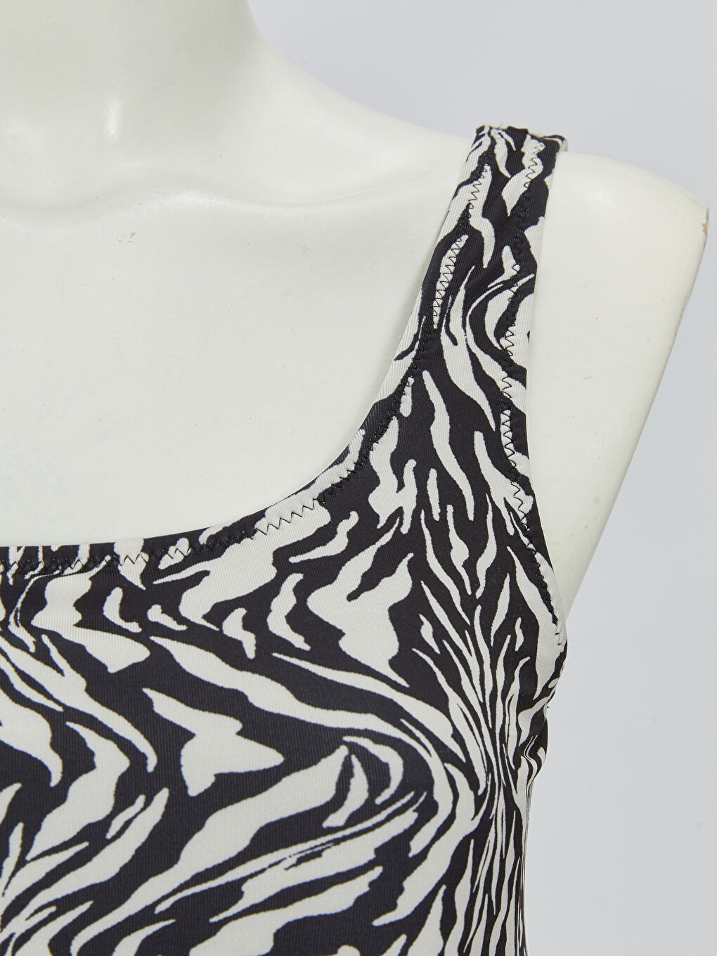 Bej Kare Yaka Desenli Kadın Mayo-7