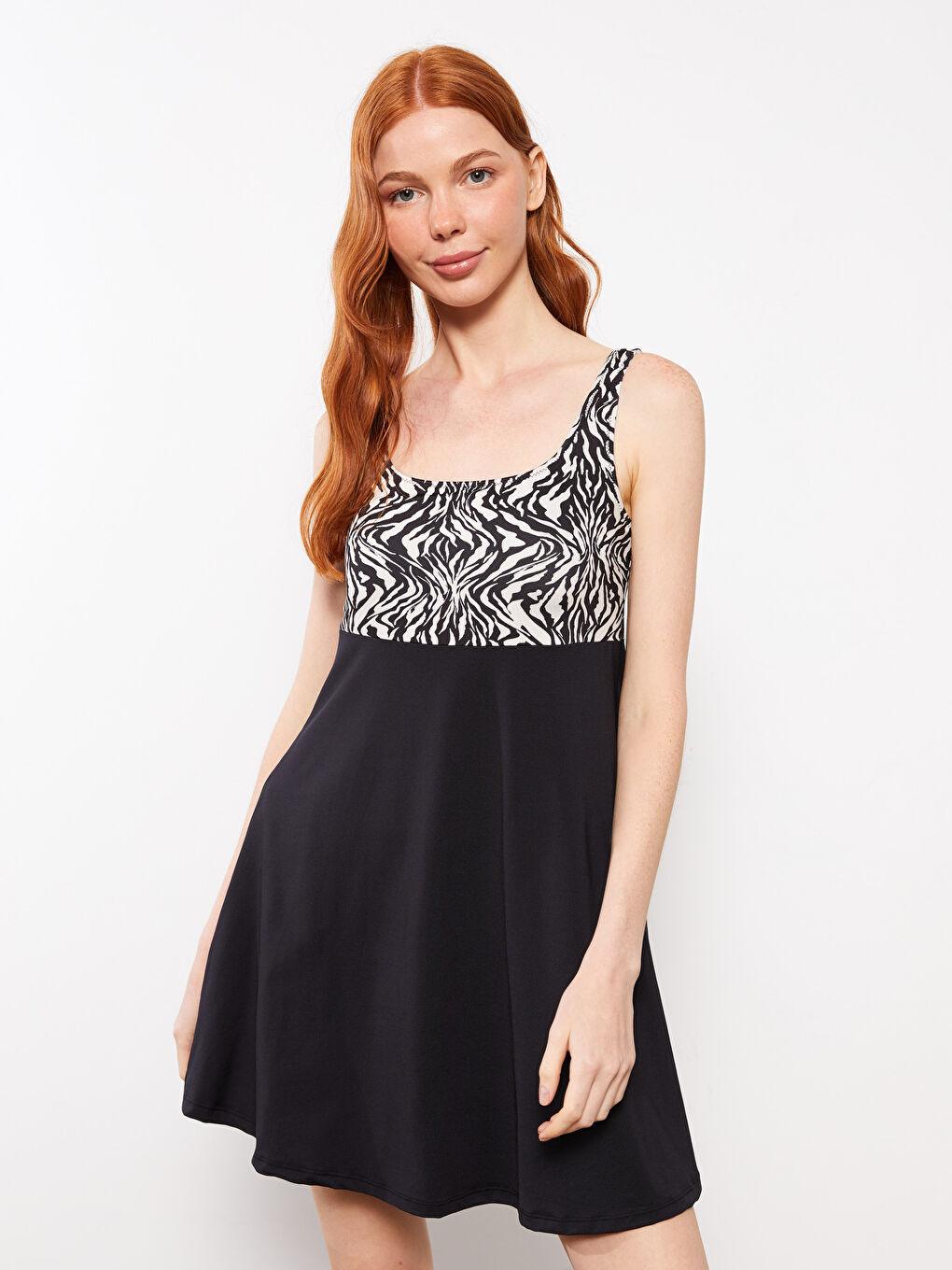 Bej Kare Yaka Desenli Kadın Mayo-1