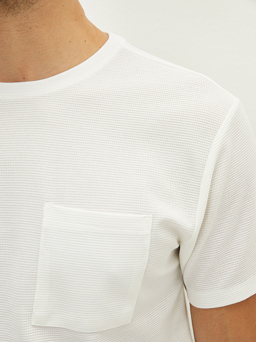 Ekru Bisiklet Yaka Kısa Kollu Erkek Tişört-3