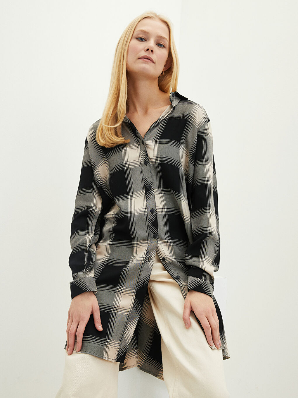 Siyah Ekoseli Uzun Kollu Viskon Kadın Gömlek Tunik-2