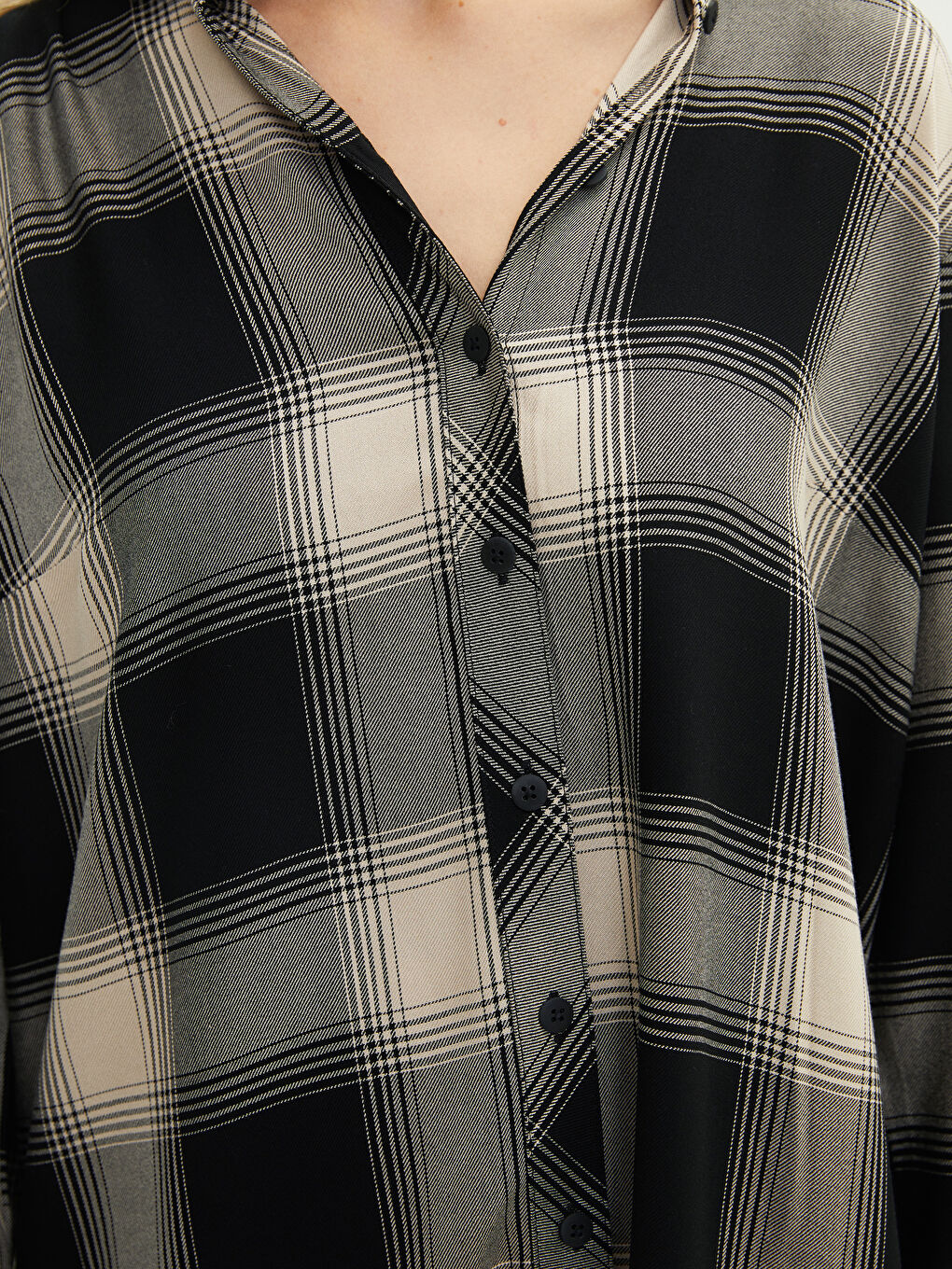 Siyah Ekoseli Uzun Kollu Viskon Kadın Gömlek Tunik-4