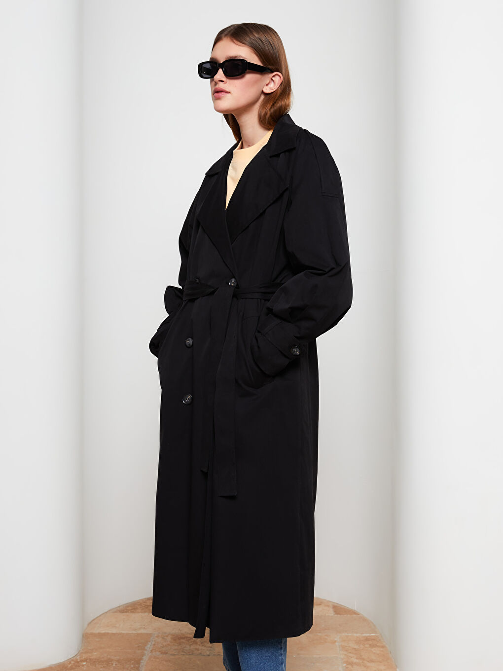 Siyah Ceket Yaka Düz Uzun Kollu Kadın Trençkot-2