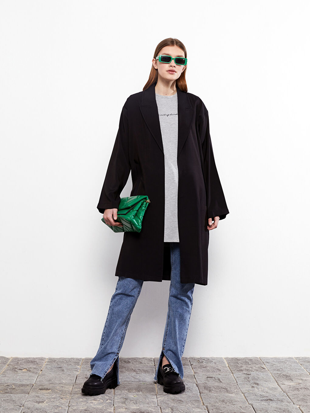 Siyah Ceket Yaka Düz Uzun Kollu Kadın Trençkot