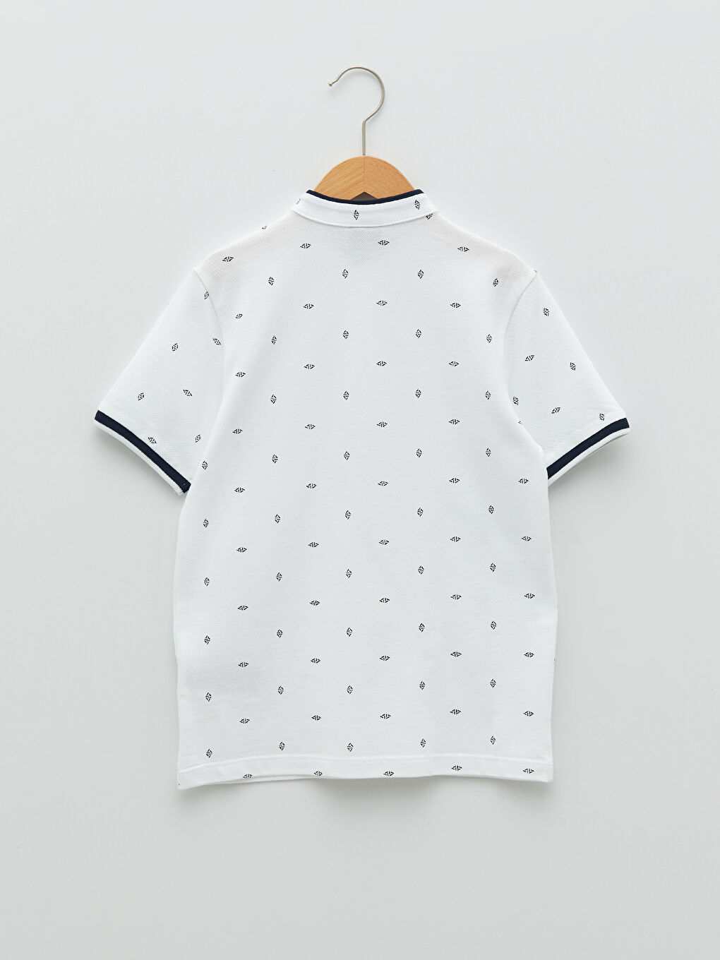 Beyaz Hakim Yaka Baskılı Kısa Kollu Erkek Çocuk Tişört-2