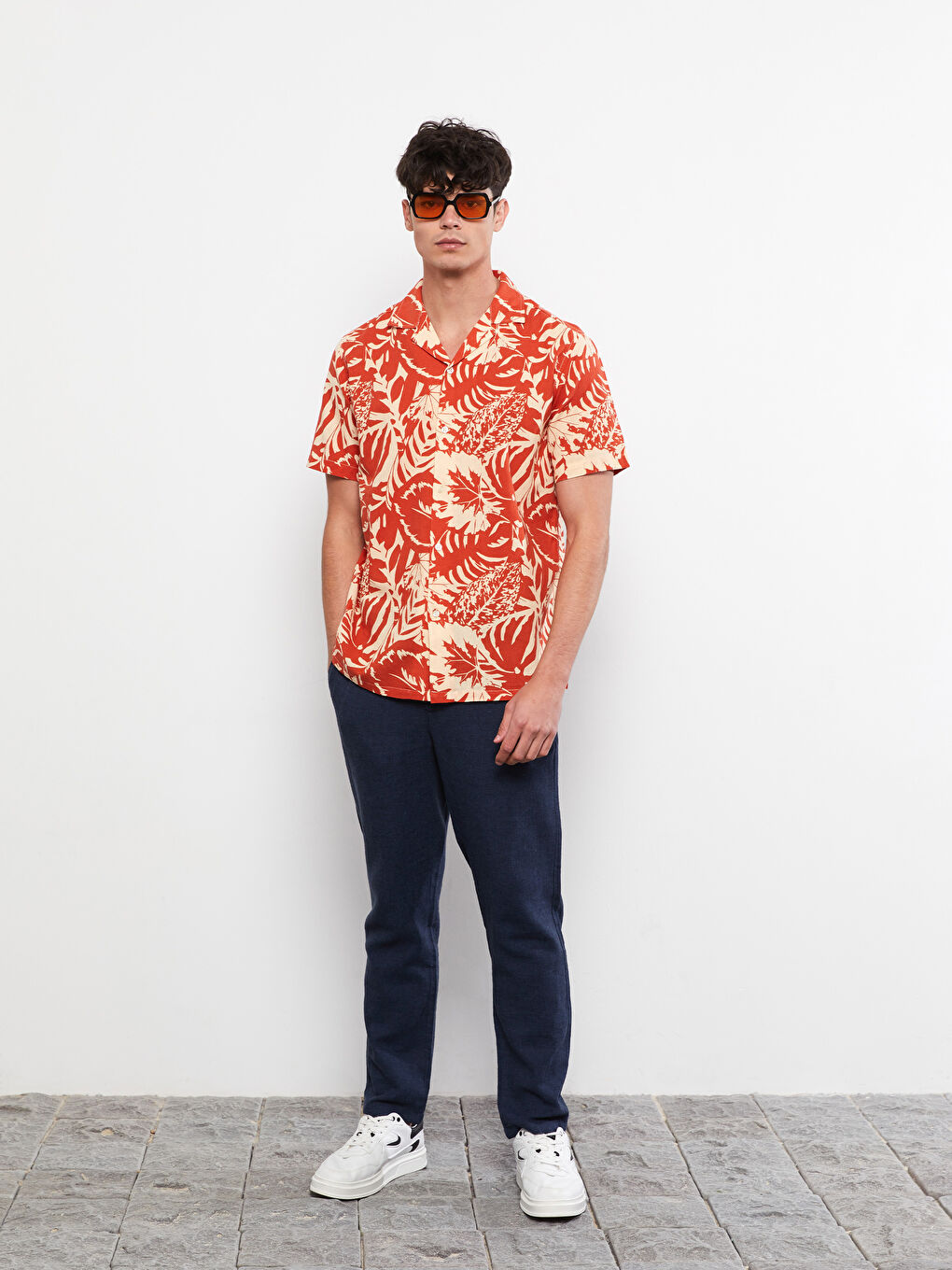 Turuncu Regular Fit Resort Yaka Kısa Kollu Desenli Poplin Erkek Gömlek